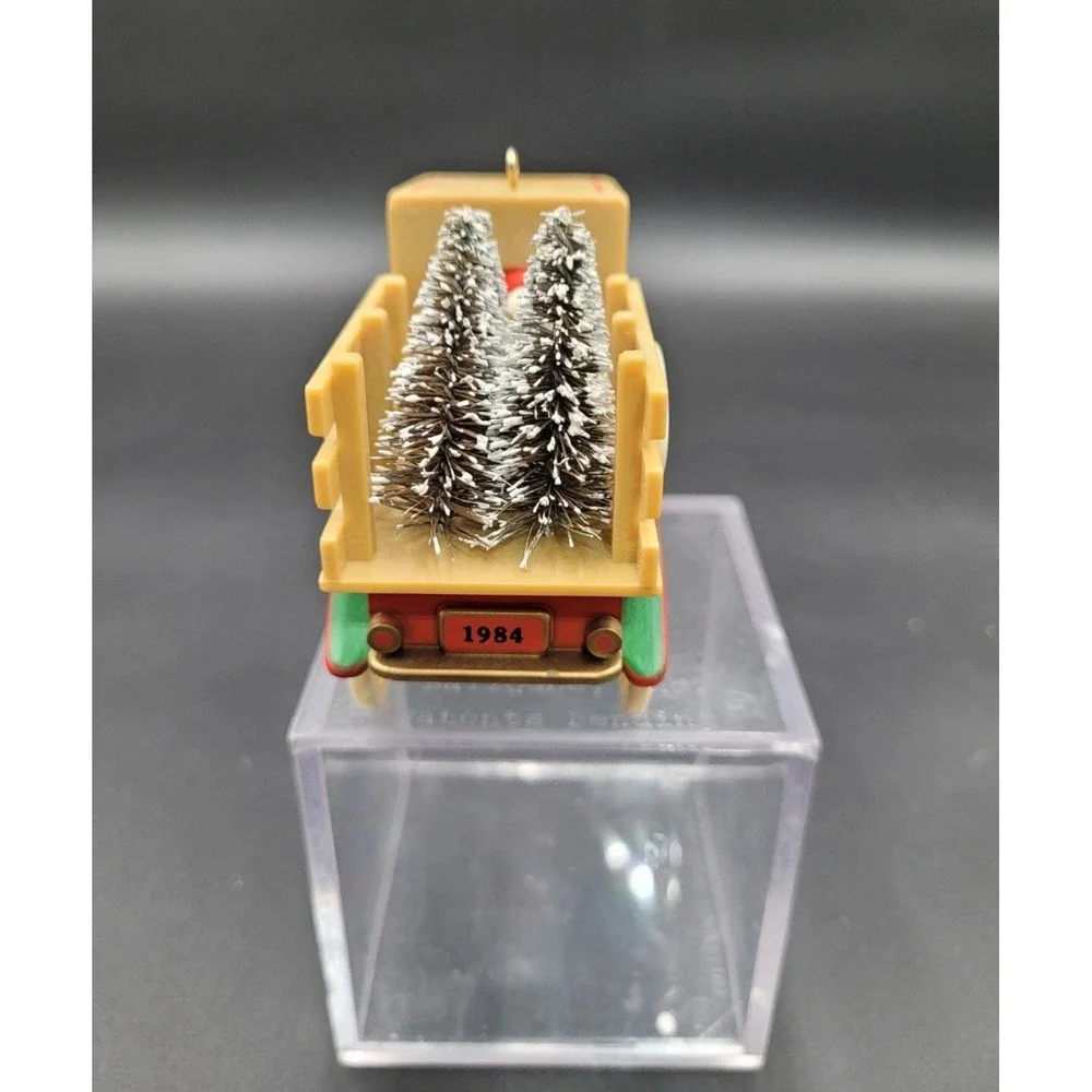 Vtg‎ 1984 Christmas Hallmark Keepsake Ornament Santa's Deliveries 6th in Series